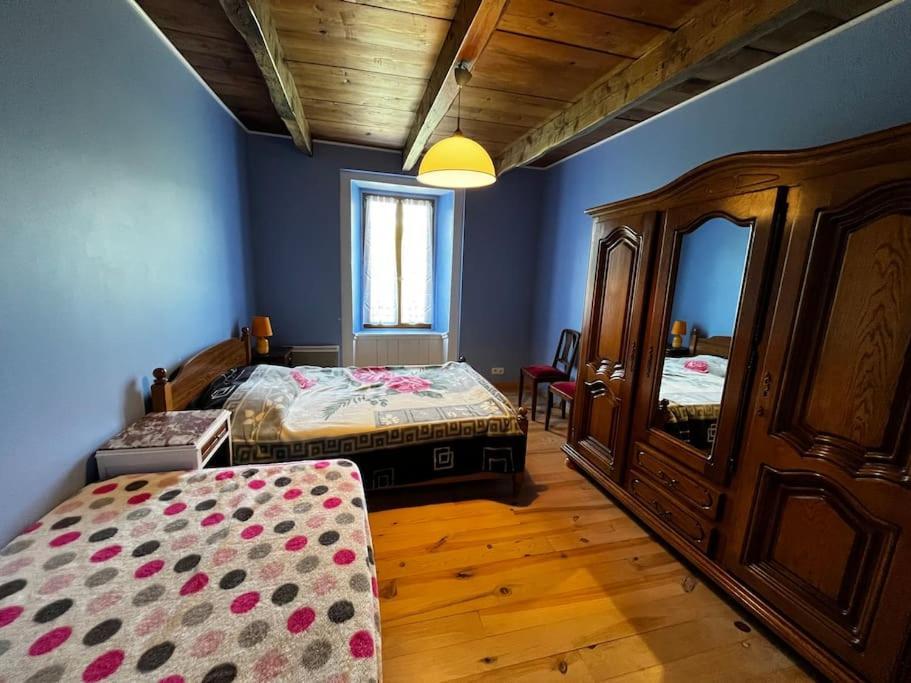 Gite A La Ferme Au Coeur De L'Auvergne Saint-Hippolyte  Dış mekan fotoğraf